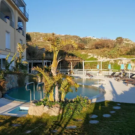 מלון Torre Sant'angelo 3*